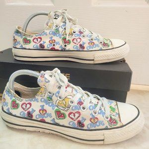 I❤️Chucks Low-Top Converse Shoes Rare. Size 9 women's 7 mens